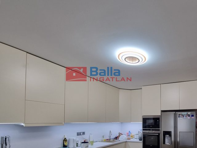 Eladó 111 m²-estársasházi lakás Nyíregyháza, Tavasz u közeli utca: 110'000'000 Ft