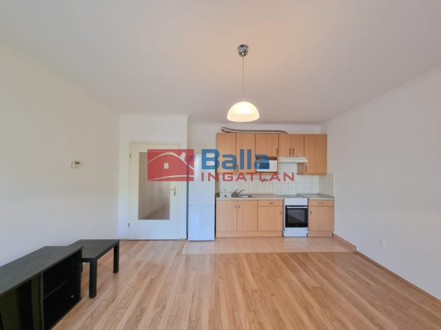 Kiadó 56 m²-estársasházi lakás Nyíregyháza, Új utca: 150'000 Ft