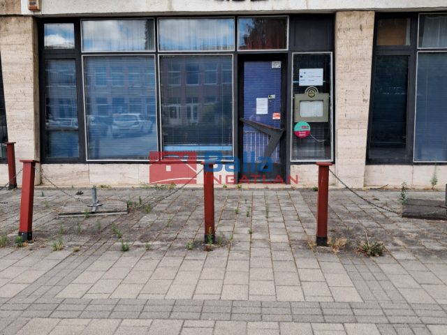 Eladó 67 m²-esvendéglátó egység utcai bejárattal Ózd, Árpád v. út: 27'500'000 Ft
