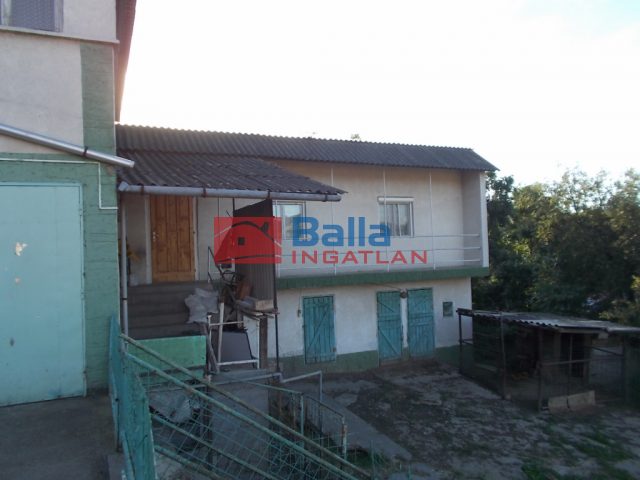 Eladó 140 m²-escsaládi ház Ózd, Előd vezér utca: 14'500'000 Ft