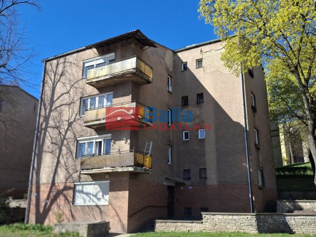 Eladó 55 m²-estársasházi lakás Ózd, Ív út: 9'000'000 Ft