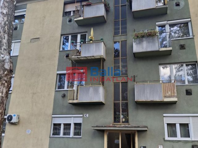 Eladó 49 m²-estársasházi lakás Ózd, Lehel vezér út: 13'000'000 Ft