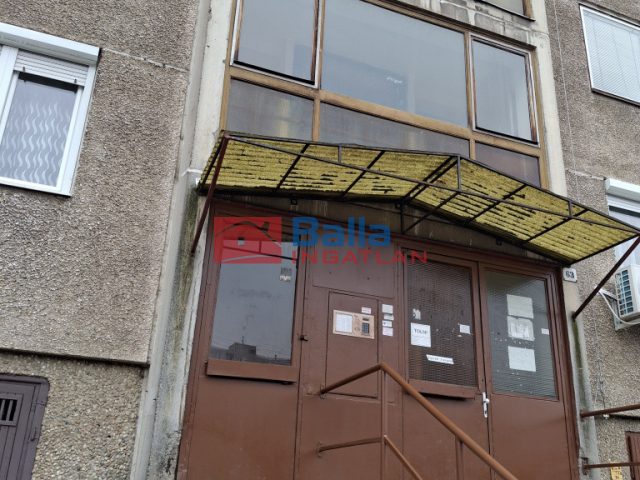 Eladó 55 m²-estársasházi lakás Ózd, Vasvár út: 10'000'000 Ft