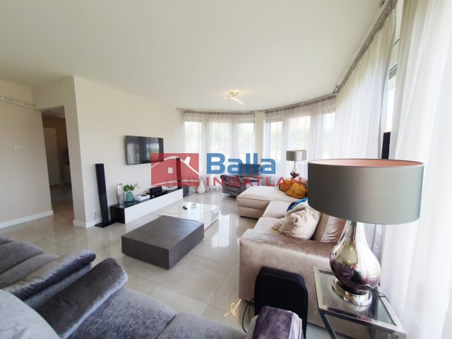 Eladó 400 m²-escsaládi ház Pécel, Pécel: 368'000'000 Ft