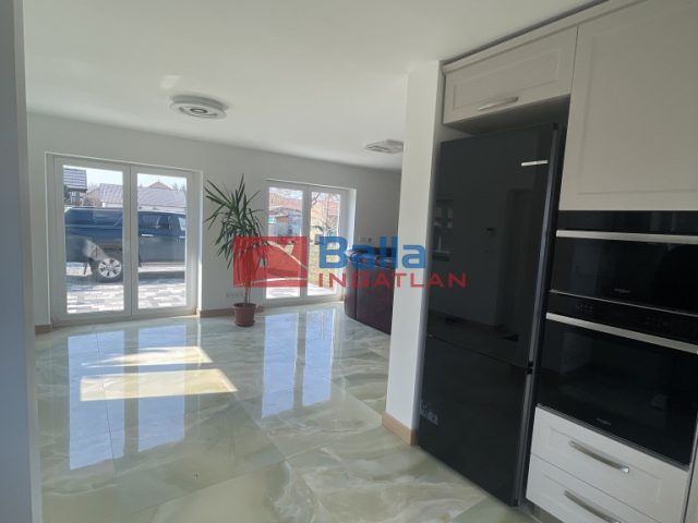 Eladó 168 m²-escsaládi ház Ráckeresztúr, Vörösmarty utca: 165'000'000 Ft