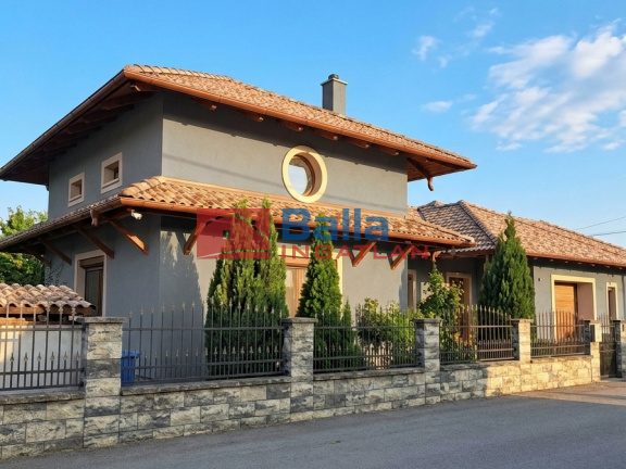 Eladó 143 m²-escsaládi ház Ráckeve, Galamb utca: 140'000'000 Ft