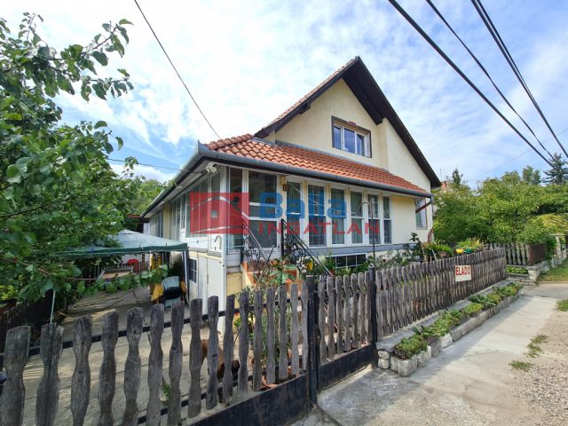 Eladó 152 m²-escsaládi ház Sóskút, Mártírok útja: 79'900'000 Ft