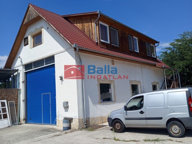 Eladó 182 m²-esüzlethelyiség utcai bejárattal Szigethalom, Fiumei közeli utca: 119'000'000 Ft