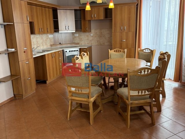 Eladó 200 m²-escsaládi ház Szigetszentmiklós, Ádám Jenő stny, közel utca: 119'000'000 Ft