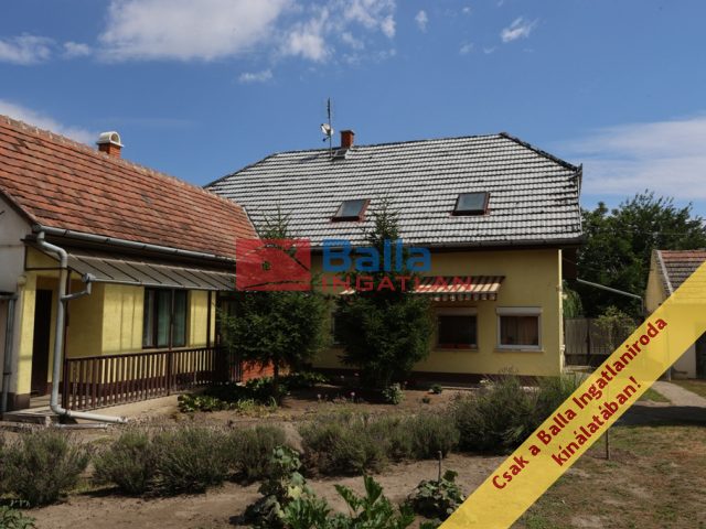 Eladó 141 m²-escsaládi ház Szigetszentmiklós, Arpad  utchoz közel utca: 92'800'000 Ft