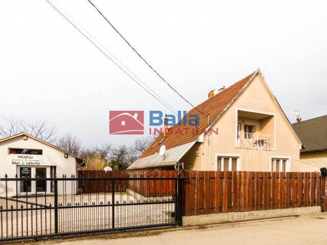 Eladó 195 m²-escsaládi ház Szigetszentmiklós, Határ út közeli utca: 85'000'000 Ft