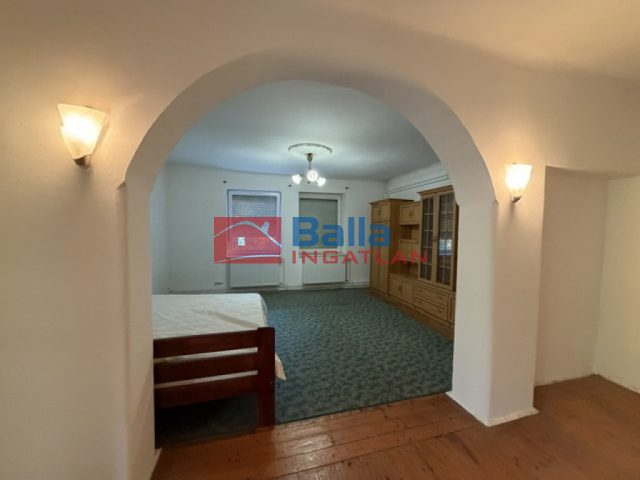 Eladó 133 m²-escsaládi ház Szigetszentmiklós (Óváros) , Szilágyi Lajos utca közeli utca: 79'000'000 Ft