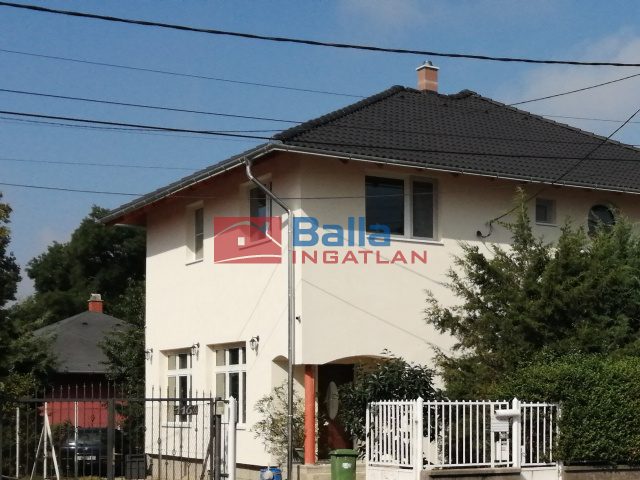 Eladó 290 m²-escsaládi ház Szigetszentmiklós, Petőfi utca: 170'000'000 Ft