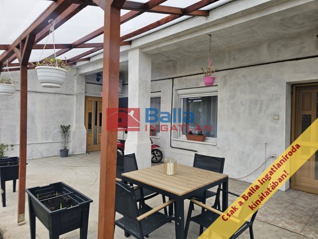 Eladó 85 m²-escsaládi ház Szigetszentmiklós, Város központ közeli utca: 77'900'000 Ft