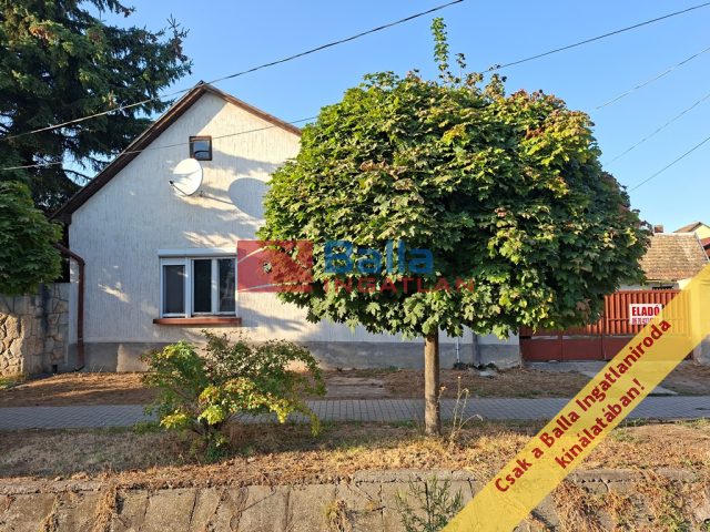 Eladó 78 m²-esikerház Szob, Árpád út: 25'000'000 Ft