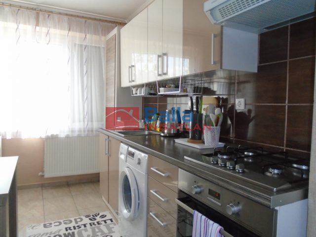 Eladó 41 m²-estársasházi lakás Szolnok, Szántó körút: 28'000'000 Ft