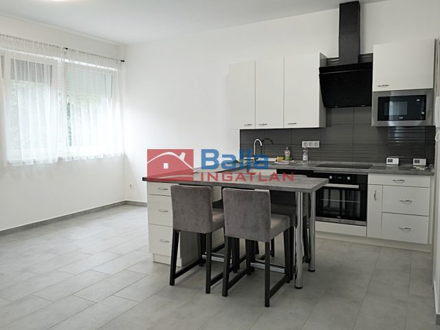 Kiadó 69 m²-estársasházi lakás Tárnok, Dózsa György út: 200'000 Ft