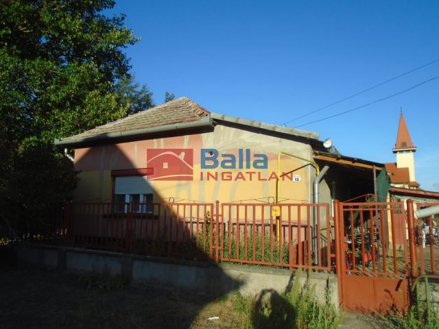 Eladó 67 m²-escsaládi ház Tiszajenő, Vasút utca: 13'900'000 Ft