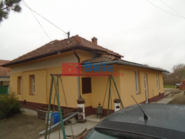 Eladó 63 m²-escsaládi ház Tiszakécske, Arany János utca: 37'000'000 Ft