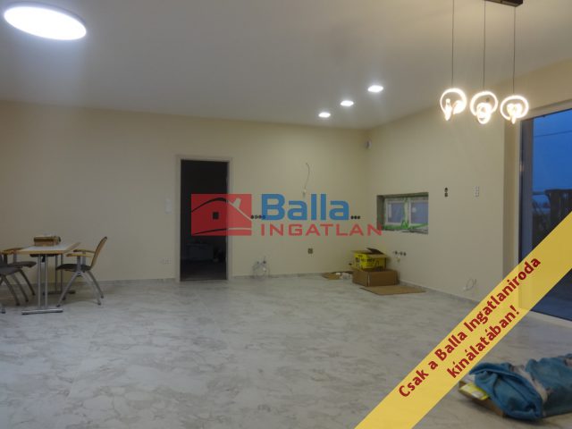 Eladó 85 m²-escsaládi ház Tiszakécske, Bozsó János utca: 55'730'000 Ft