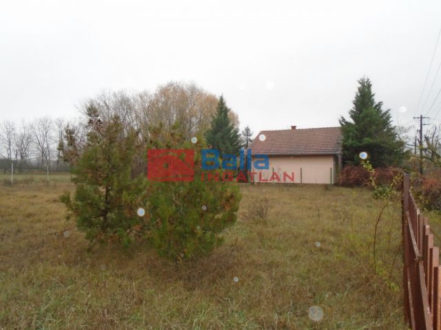 Eladó 363 m²-estelek Tiszakécske, Hattyú utca: 3'900'000 Ft