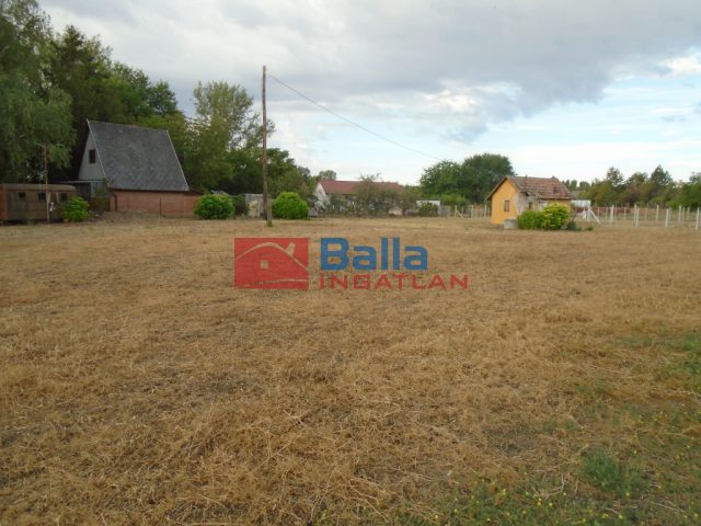 Eladó 1171 m²-estelek Tiszakécske, Kakukk utca: 8'500'000 Ft