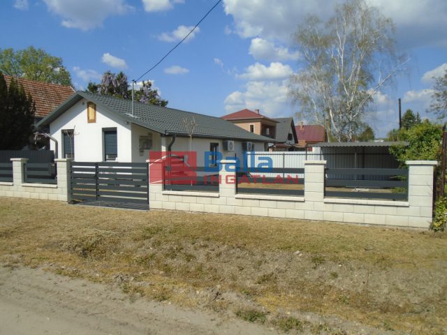 Eladó 72 m²-esüdülő Tiszakécske, Nap körút: 62'500'000 Ft