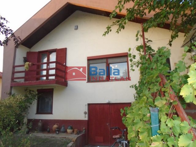 Eladó 173 m²-escsaládi ház Tiszakécske, Városközpont utca: 73'900'000 Ft