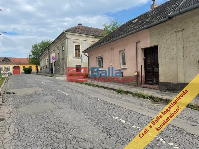 Eladó 71 m²-escsaládi ház Vác, Barabás Miklós utca: 68'900'000 Ft