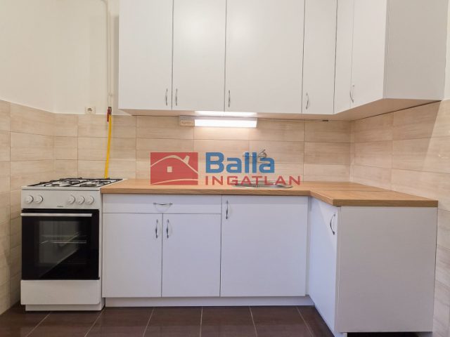 Kiadó 45 m²-estársasházi lakás Vác, Cserhát utca: 190'000 Ft