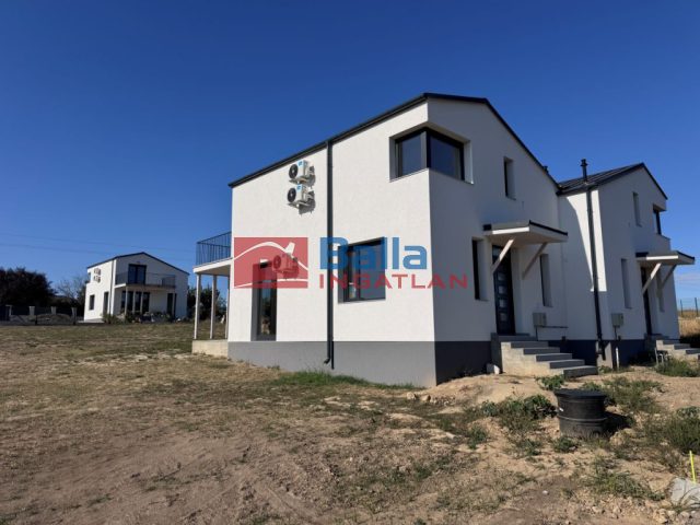 Eladó 102 m²-esikerház Vác, Csősz utca: 89'500'000 Ft