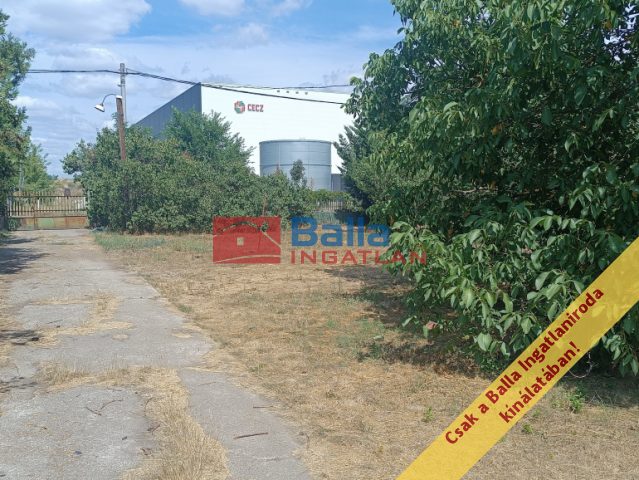 Eladó 5604 m²-estelek Vác, Gödöllői út: 62'900'000 Ft