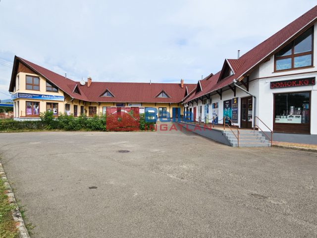 Eladó 761 m²-esüzlet üzletházban Vác, Szent László út: 580'000'000 Ft