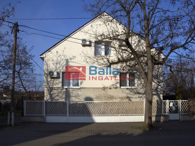 Eladó 380 m²-escsaládi ház Vecsés, Befektetés: 170'000'000 Ft