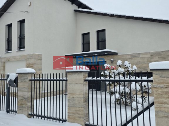 Eladó 242 m²-escsaládi ház Vecsés, Magdolna utca: 245'000'000 Ft