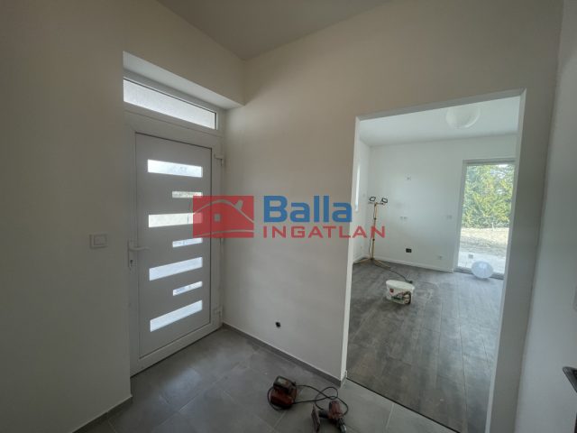 Eladó 83 m²-esikerház Velence, Újtelepi utca: 120'000'000 Ft