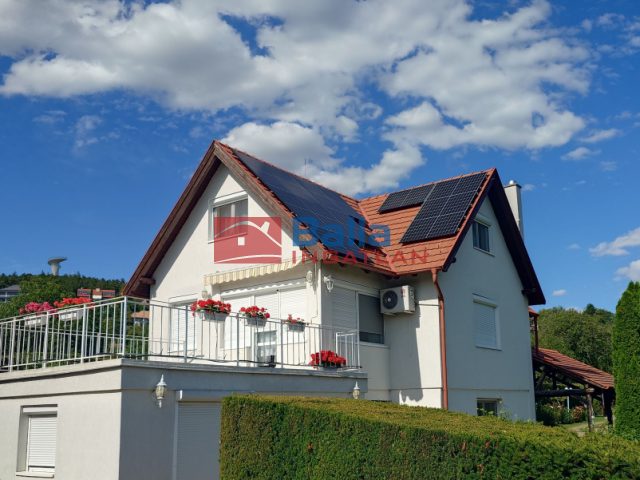 Eladó 176 m²-escsaládi ház Velence (Velence) , Tünde utca: 198'000'000 Ft