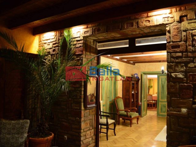 Eladó 285 m²-escsaládi ház Zsámbék, Petőfi Sándor utca: 120'000'000 Ft